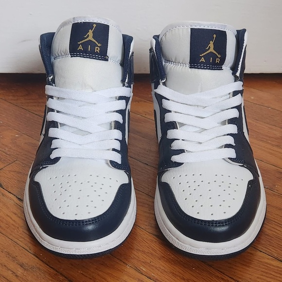Jordan 1 White Metallic Gold - Picture 5 of 8